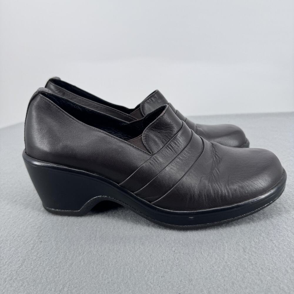 Dansko Slip On Wedge Heels Shoes Womens 8.5 Brown Leather Comfort Casual 39